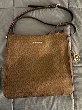 Michael Kors Crossbody Bag